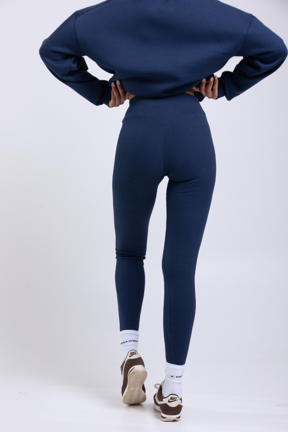 Legginsy push-up w prążek - granatowy 2