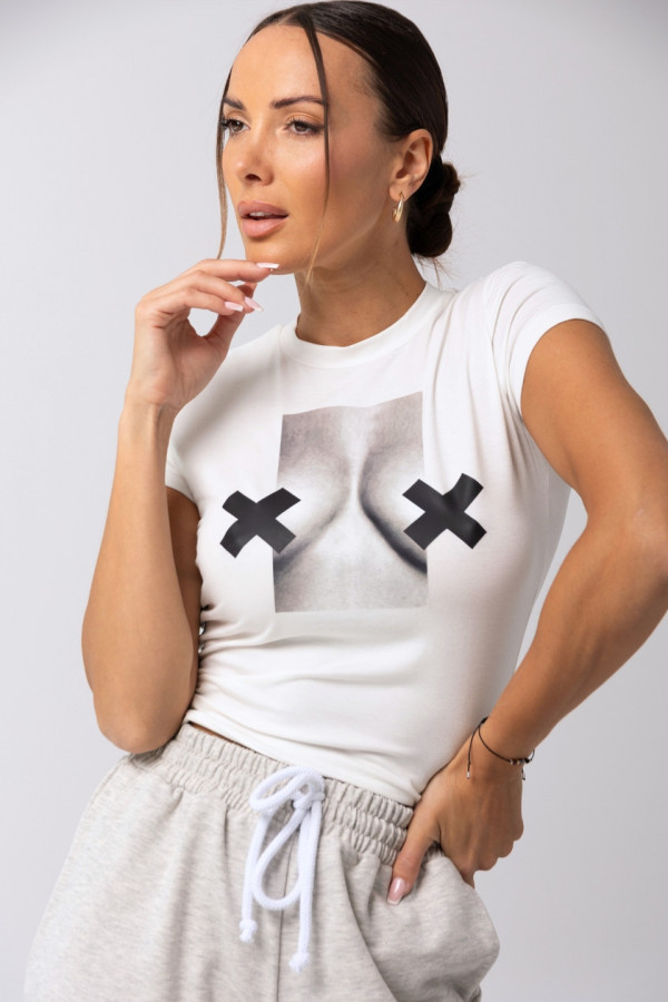Krótki dopasowany t-shirt typu motylek XX BOOBIES - biały 2